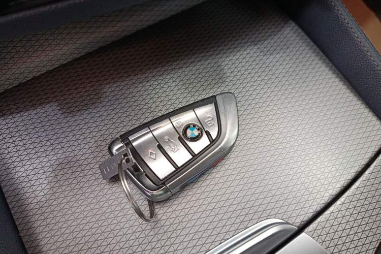 Used BMW 5 Series 2019 525i M Sport Package Vehicle Key