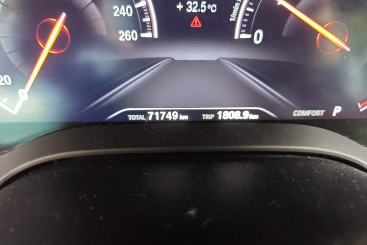 Used BMW 5 Series 2019 530Li xDrive M Sport Package Odometer Close Up