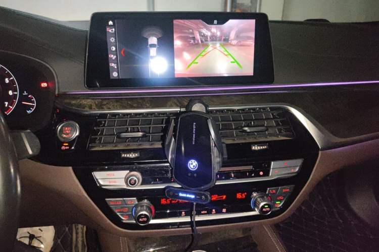 Used BMW 5 Series 2019 525Li M Sport Package Audio And AC Panel