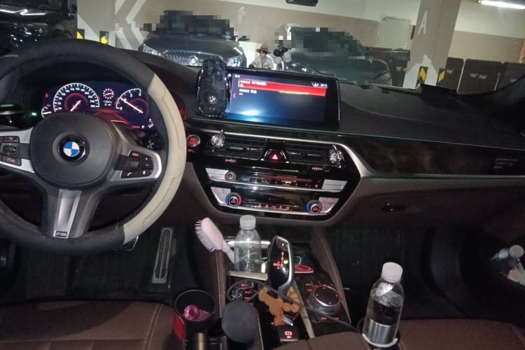 Used BMW 5 Series 2019 525Li M Sport Package Center Console