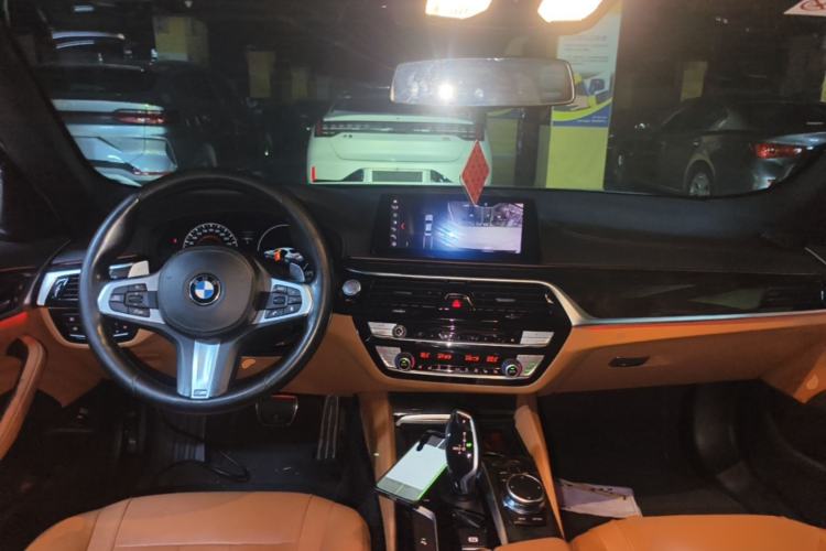 Used BMW 5 Series 2019 530Li Leading Model M Sport Package Center Console