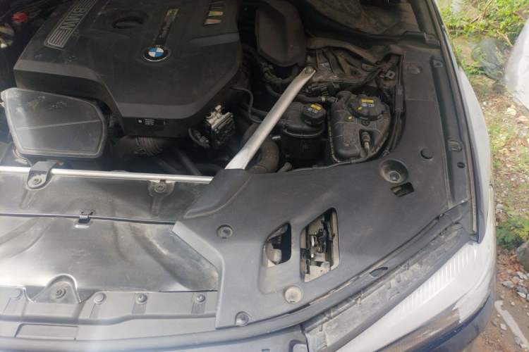 Used BMW 5 Series 2019 525i M Sport Package Engine Bay Left