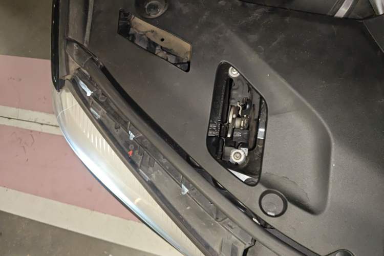 Used BMW 5 Series 2019 525Li M Sport Package Engine Bay Right