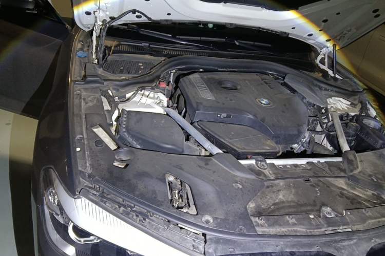 Used BMW 5 Series 2019 525Li M Sport Package Engine Bay Right