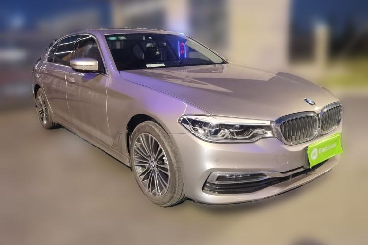 Used BMW 5 Series 2019 530Li Luxury Edition Premium Package Front Right 45 Deg