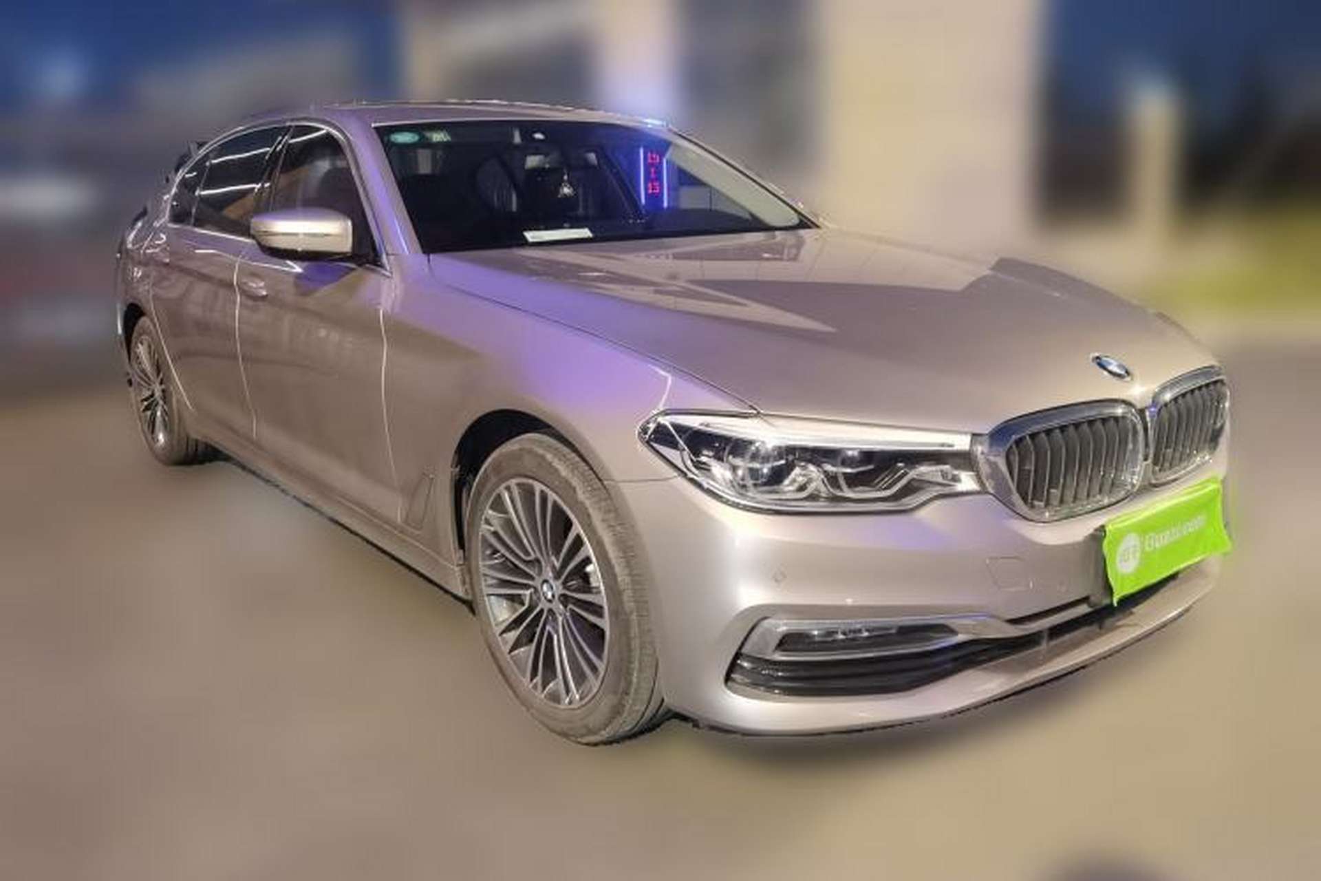 Used BMW 5 Series 2019 530Li Luxury Edition Premium Package Front Right 45 Deg
