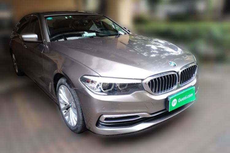 Used BMW 5 Series 2019 530Li Leading Model Luxury Package Front Right 45 Deg