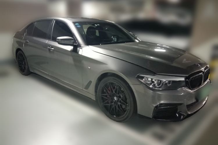 Used BMW 5 Series 2019 525Li M Sport Package Front Right 45 Deg