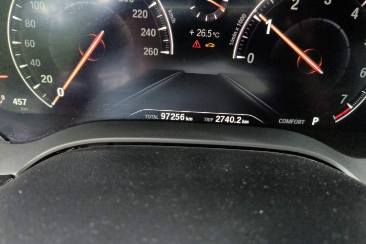 Used BMW 5 Series 2019 525Li M Sport Package Odometer Close Up