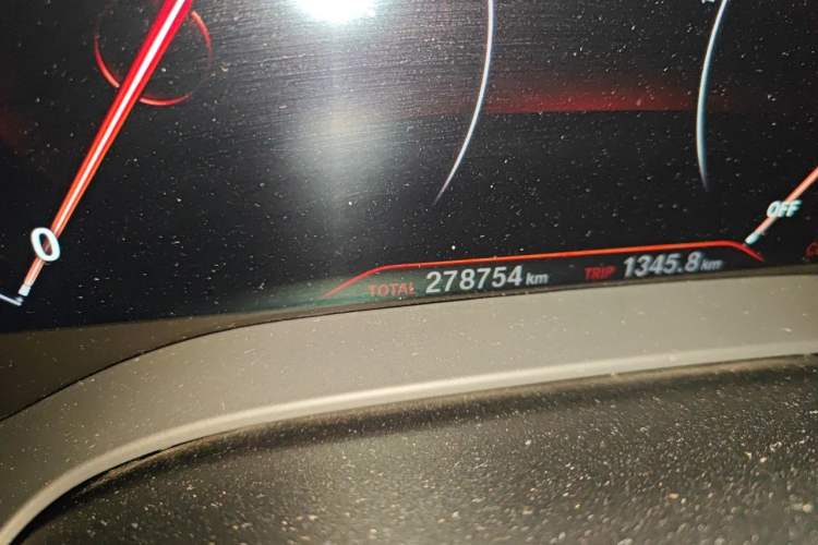 Used BMW 5 Series 2019 525Li M Sport Package Odometer Close Up