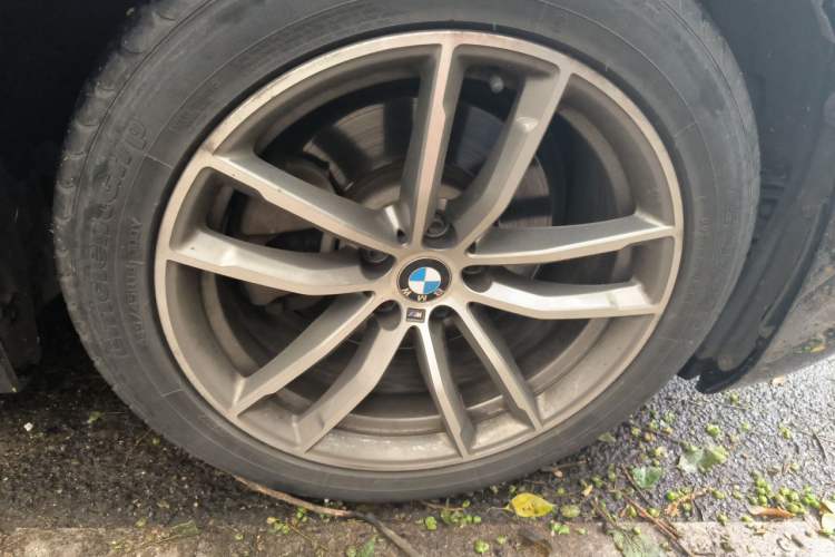 Used BMW 5 Series 2019 525Li M Sport Package Right Front Wheel Hub