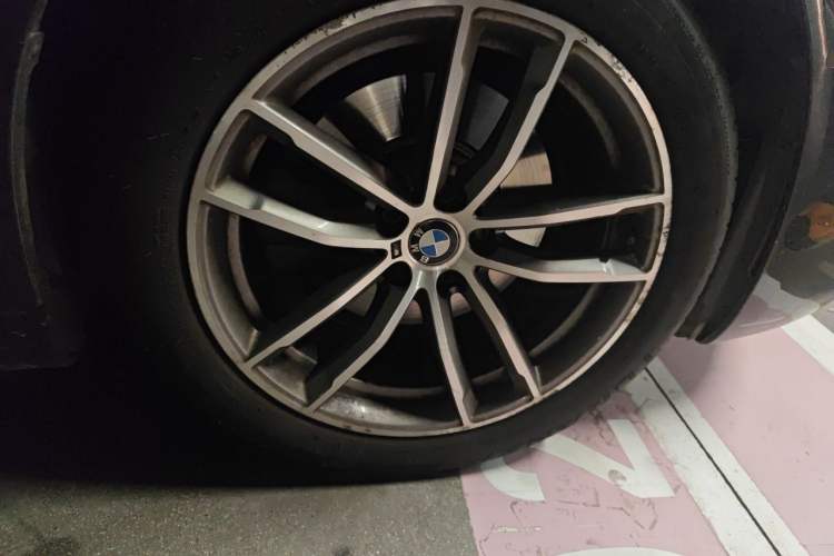 Used BMW 5 Series 2019 525Li M Sport Package Right Front Wheel Hub
