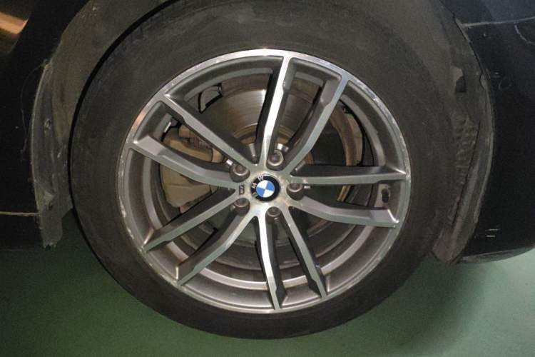 Used BMW 5 Series 2019 525Li M Sport Package Right Front Wheel Hub
