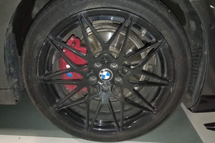 Used BMW 5 Series 2019 525Li M Sport Package Right Front Wheel Hub
