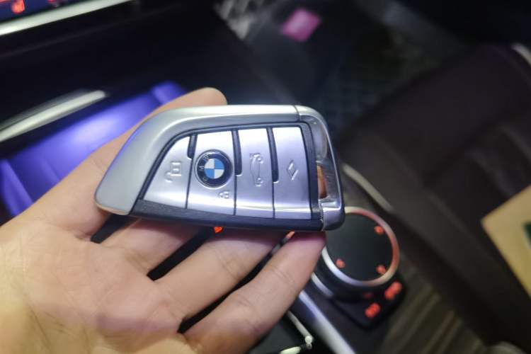 Used BMW 5 Series 2019 530Li Luxury Edition Premium Package Vehicle Key
