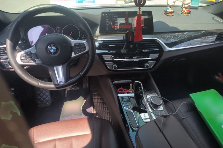Used BMW 5 Series 2019 525Li M Sport Package Center Console
