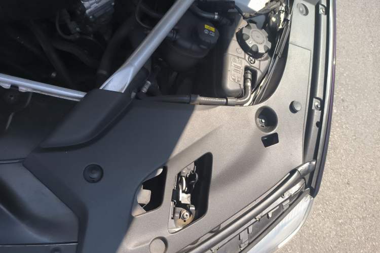Used BMW 5 Series 2019 525Li M Sport Package Engine Bay Left