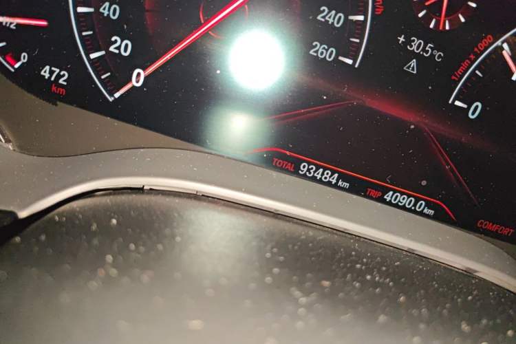 Used BMW 5 Series 2019 530Li Leading Model Luxury Package Odometer Close Up
