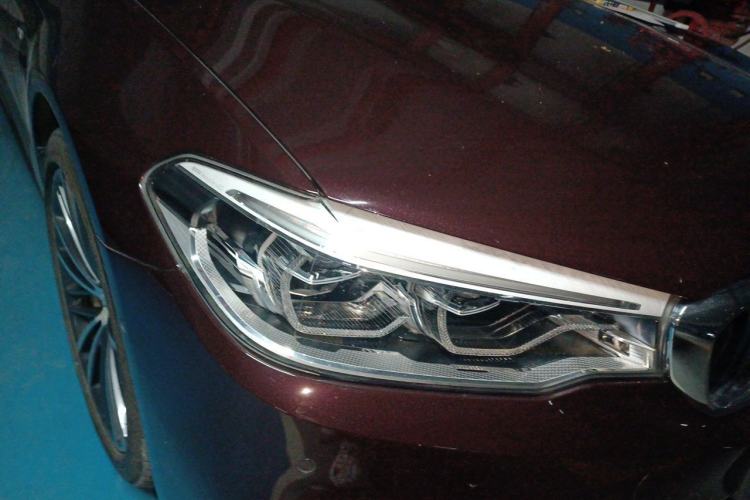 Used BMW 5 Series 2019 Restyled 530Li Luxury Edition M Sport Package Right Front Headlight