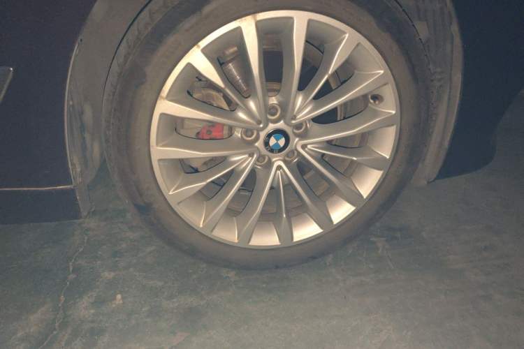 Used BMW 5 Series 2019 525Li Luxury Package Right Front Wheel Hub