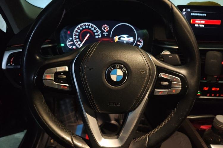 Used BMW 5 Series 2019 525Li Luxury Package Steering Wheel