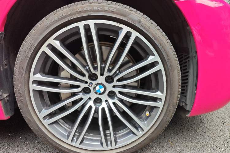 Used BMW 5 Series 2019 530Li xDrive M Sport Package Right Front Wheel Hub