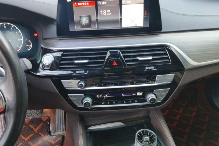 Used BMW 5 Series 2019 Updated 530Li xDrive Luxury Package Audio And AC Panel