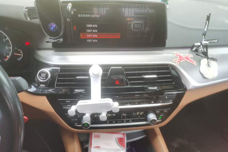 Used BMW 5 Series 2019 525i M Sport Package Audio And AC Panel