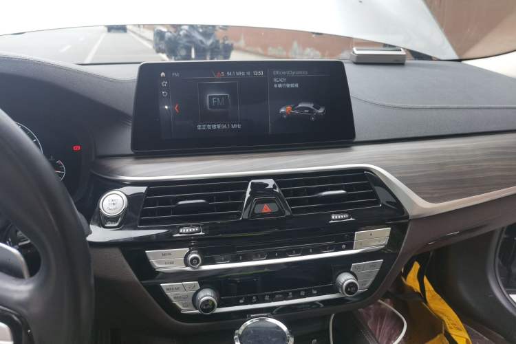 Used BMW 5 Series 2019 Facelifted 530Li Leading Edition Luxury Package Audio And AC Panel