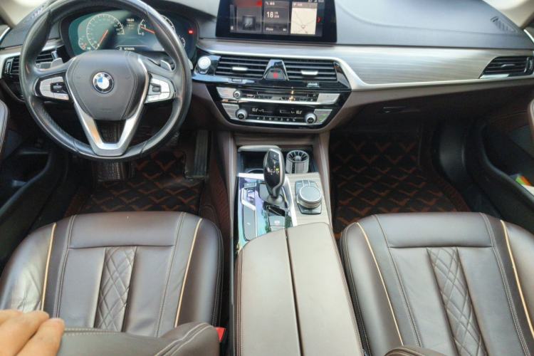 Used BMW 5 Series 2019 Updated 530Li xDrive Luxury Package Center Console