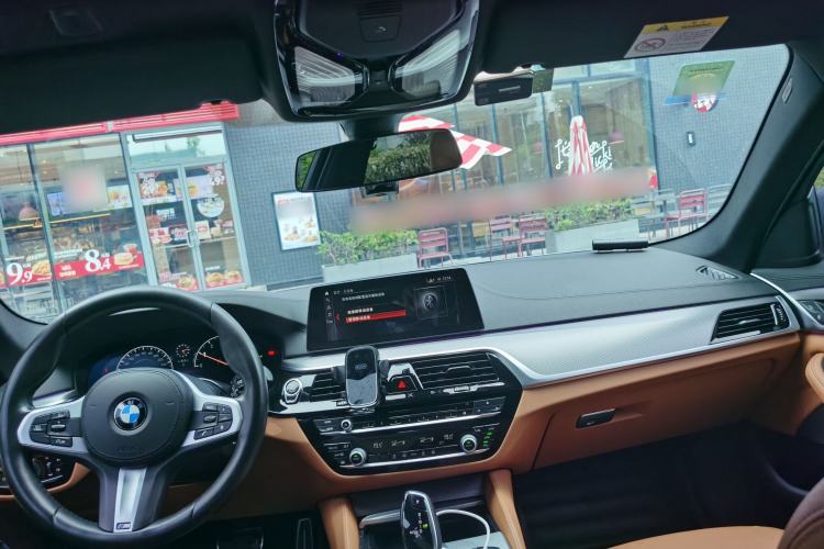Used BMW 5 Series 2019 525i M Sport Package Center Console