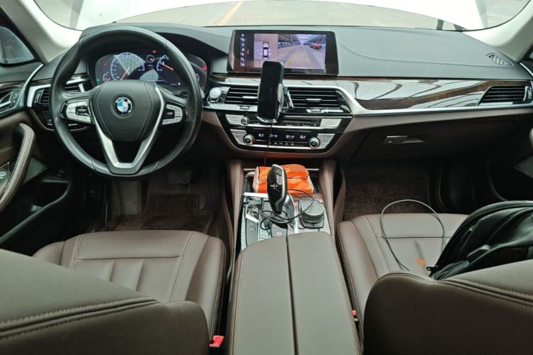 Used BMW 5 Series 2019 Facelifted 525Li Luxury Package Center Console