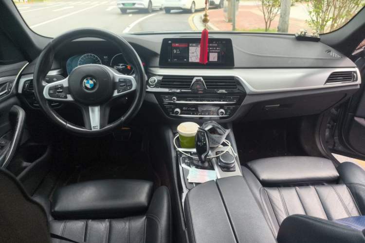 Used BMW 5 Series 2019 525i M Sport Package Center Console
