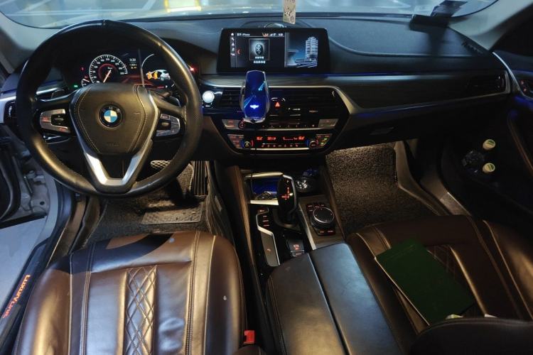Used BMW 5 Series 2019 530Li Leading Model Luxury Package Center Console