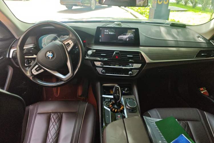 Used BMW 5 Series 2019 530Li Leading Model Luxury Package Center Console