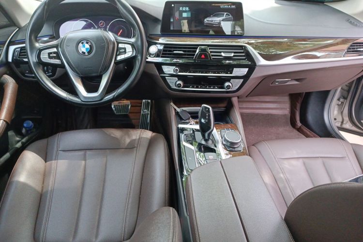 Used BMW 5 Series 2019 Facelifted 525Li Luxury Package Center Console