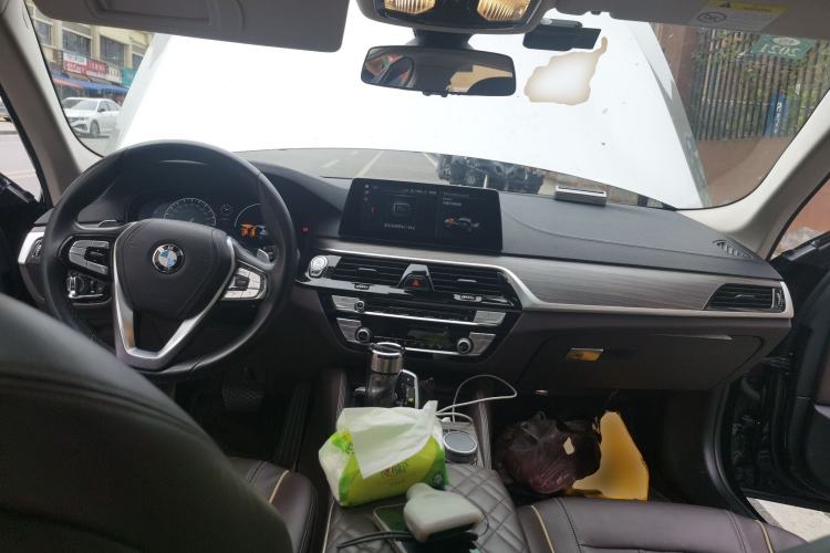 Used BMW 5 Series 2019 Facelifted 530Li Leading Edition Luxury Package Center Console