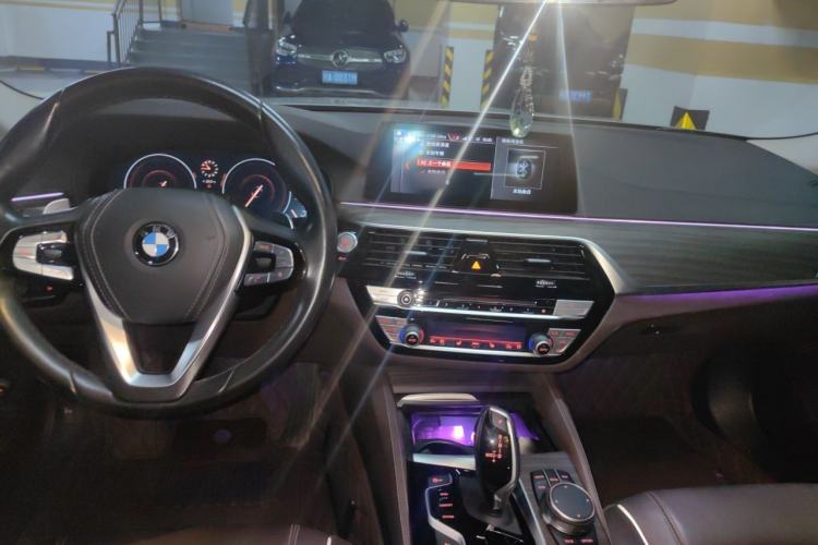 Used BMW 5 Series 2019 530Li Luxury Edition Premium Package Center Console
