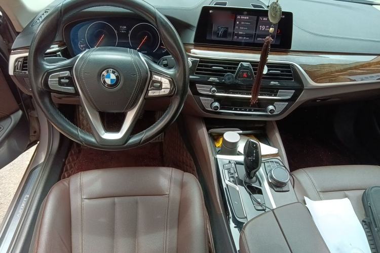 Used BMW 5 Series 2019 525Li Luxury Package Center Console
