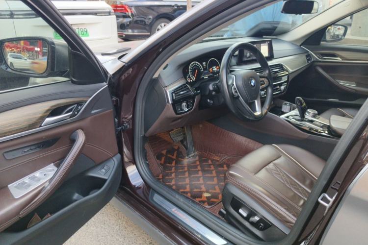 Used BMW 5 Series 2019 Updated 530Li xDrive Luxury Package Driver Seat