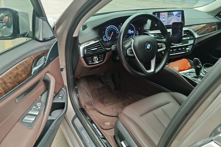 Used BMW 5 Series 2019 Facelifted 525Li Luxury Package Driver Seat