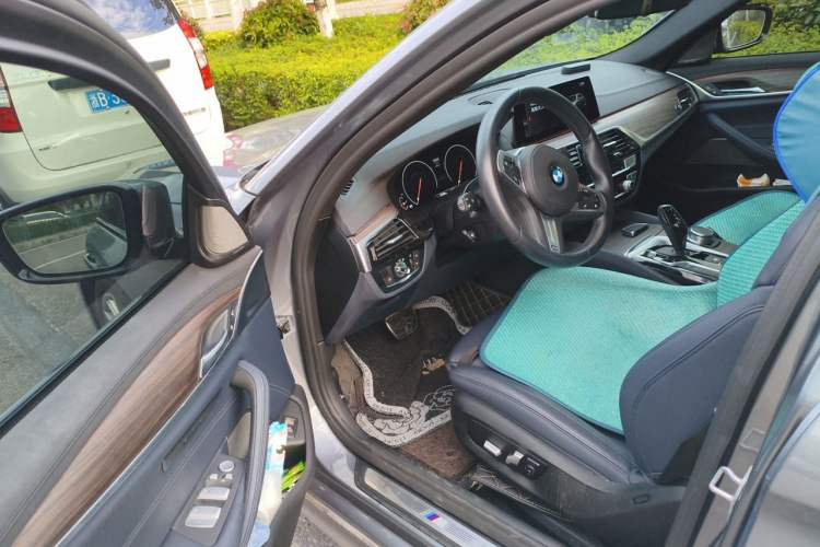 Used BMW 5 Series 2019 530i M Sport Package Driver Seat