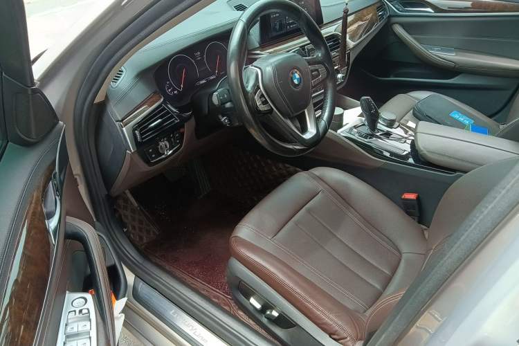 Used BMW 5 Series 2019 525Li Luxury Package Driver Seat