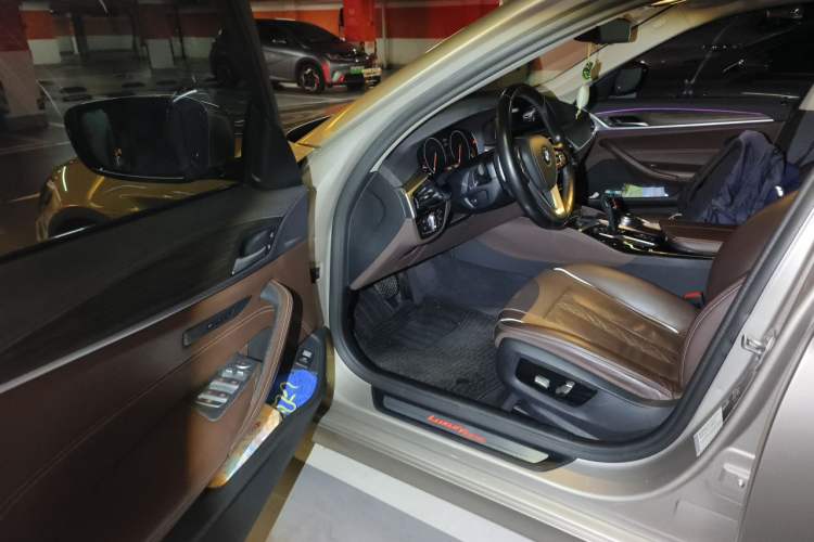 Used BMW 5 Series 2019 530Li Leading Model Luxury Package Driver Seat