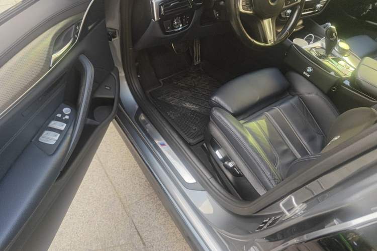 Used BMW 5 Series 2019 525i M Sport Package Driver Seat