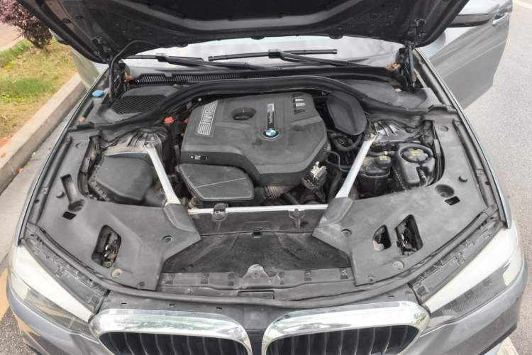 Used BMW 5 Series 2019 525i M Sport Package Engine Bay