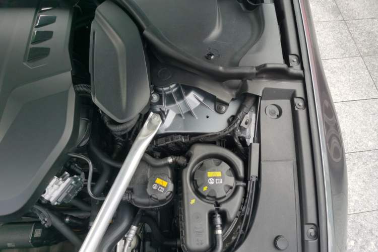 Used BMW 5 Series 2019 525i M Sport Package Engine Bay Left