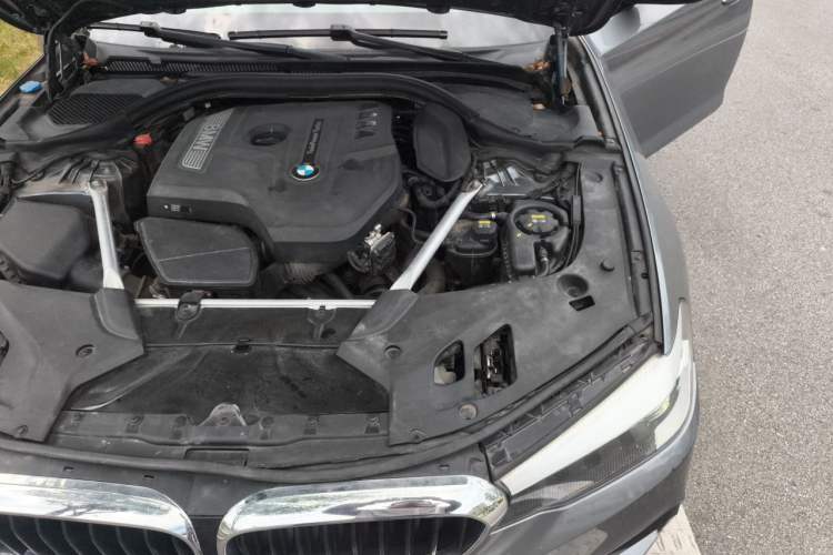 Used BMW 5 Series 2019 525i M Sport Package Engine Bay Left