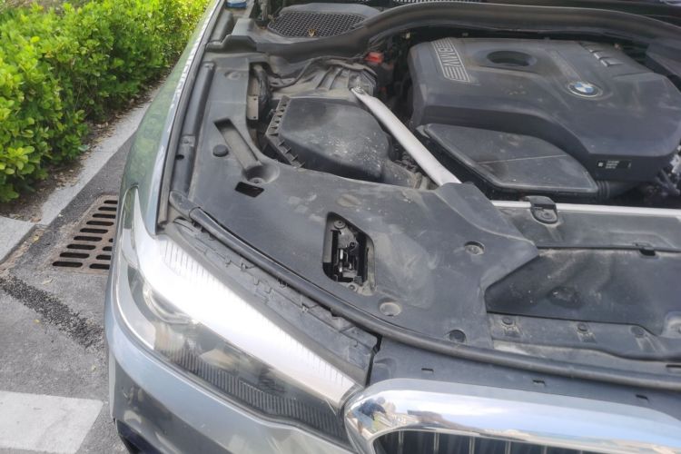 Used BMW 5 Series 2019 525i M Sport Package Engine Bay Right
