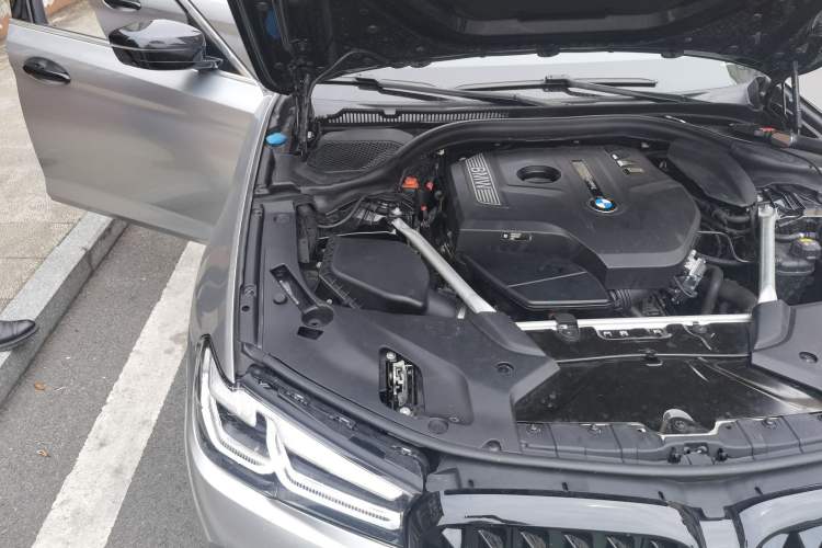 Used BMW 5 Series 2019 Facelifted 530Li Leading Edition Luxury Package Engine Bay Right